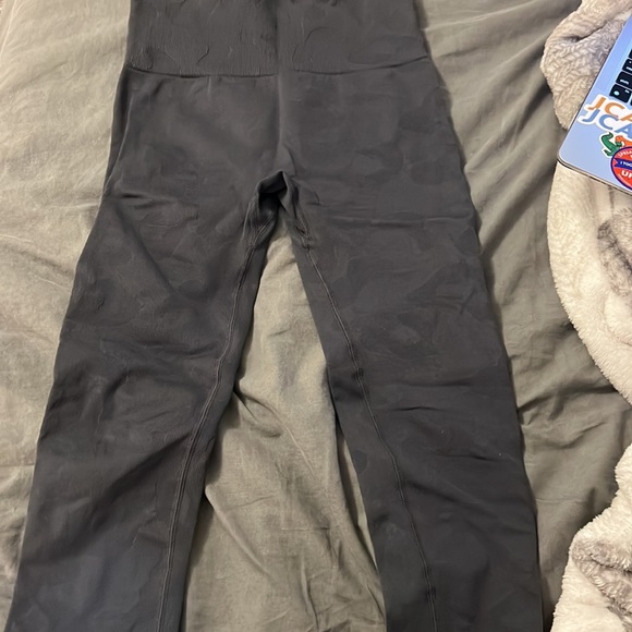 Grey camo legging/bra top set - Picture 3 of 3